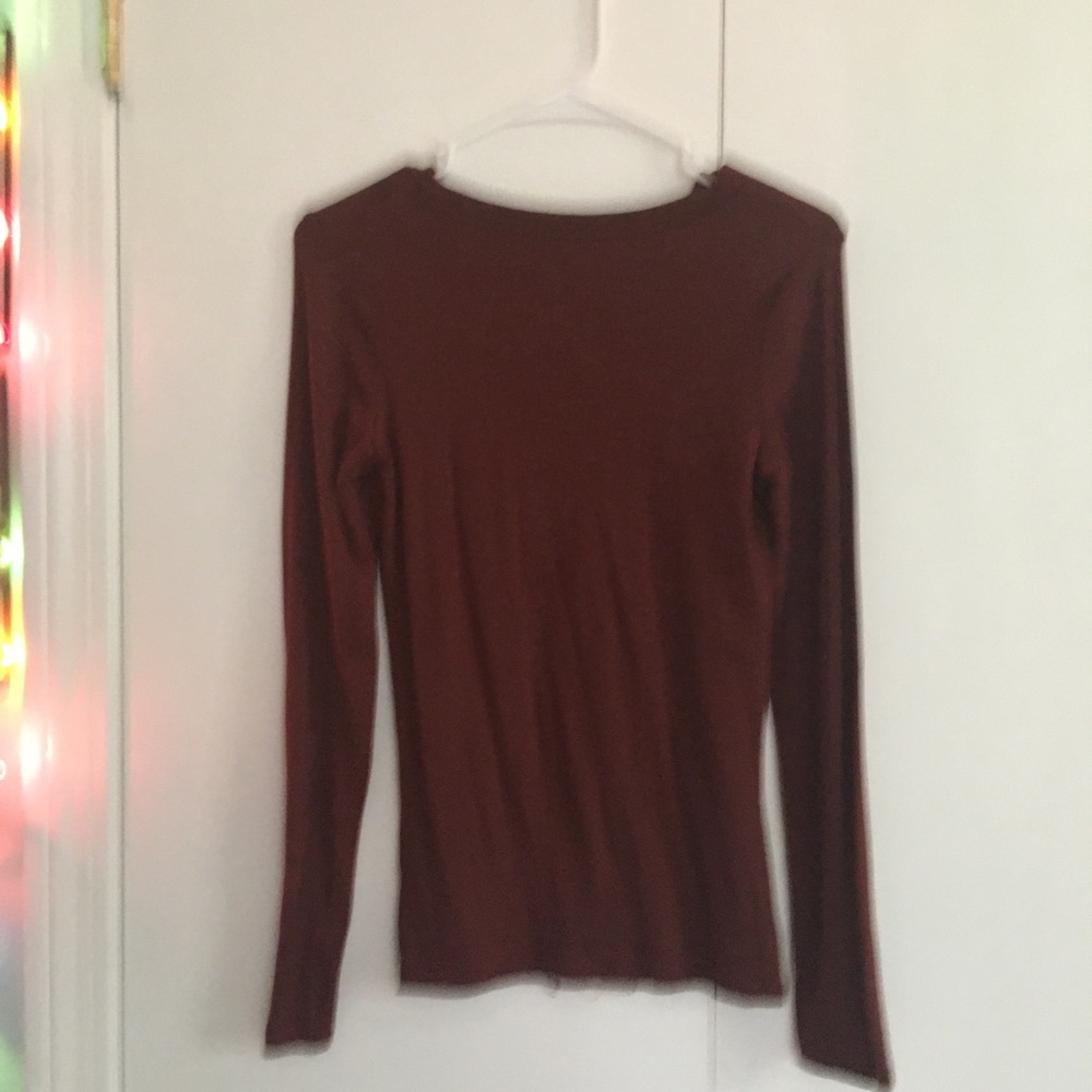 Red shirt - Picture 2 of 3